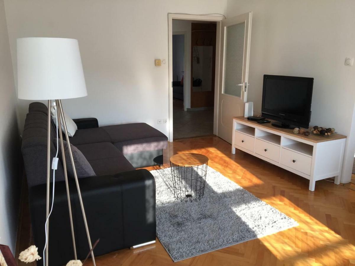 Gold Apartment โชพรอน ภายนอก รูปภาพ